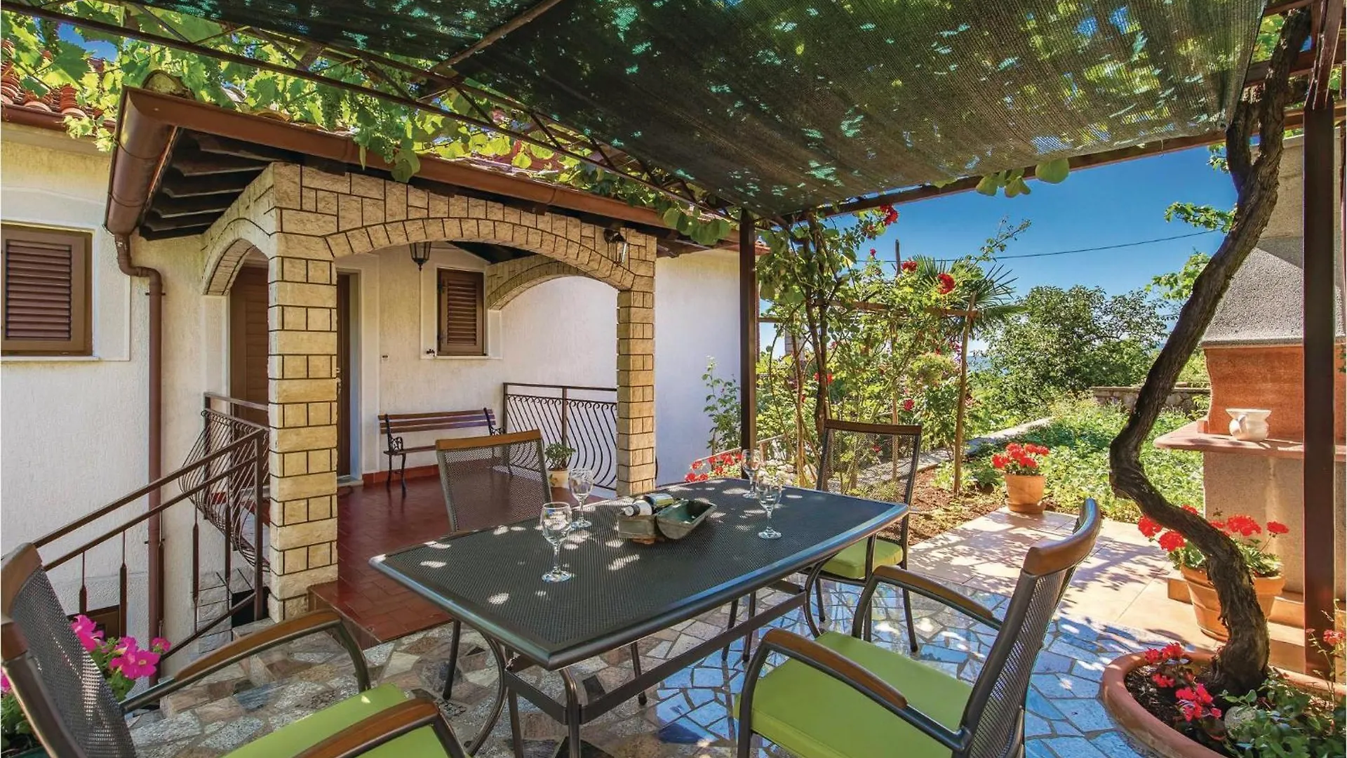 2 Bedroom Lovely Apartment In Lovran