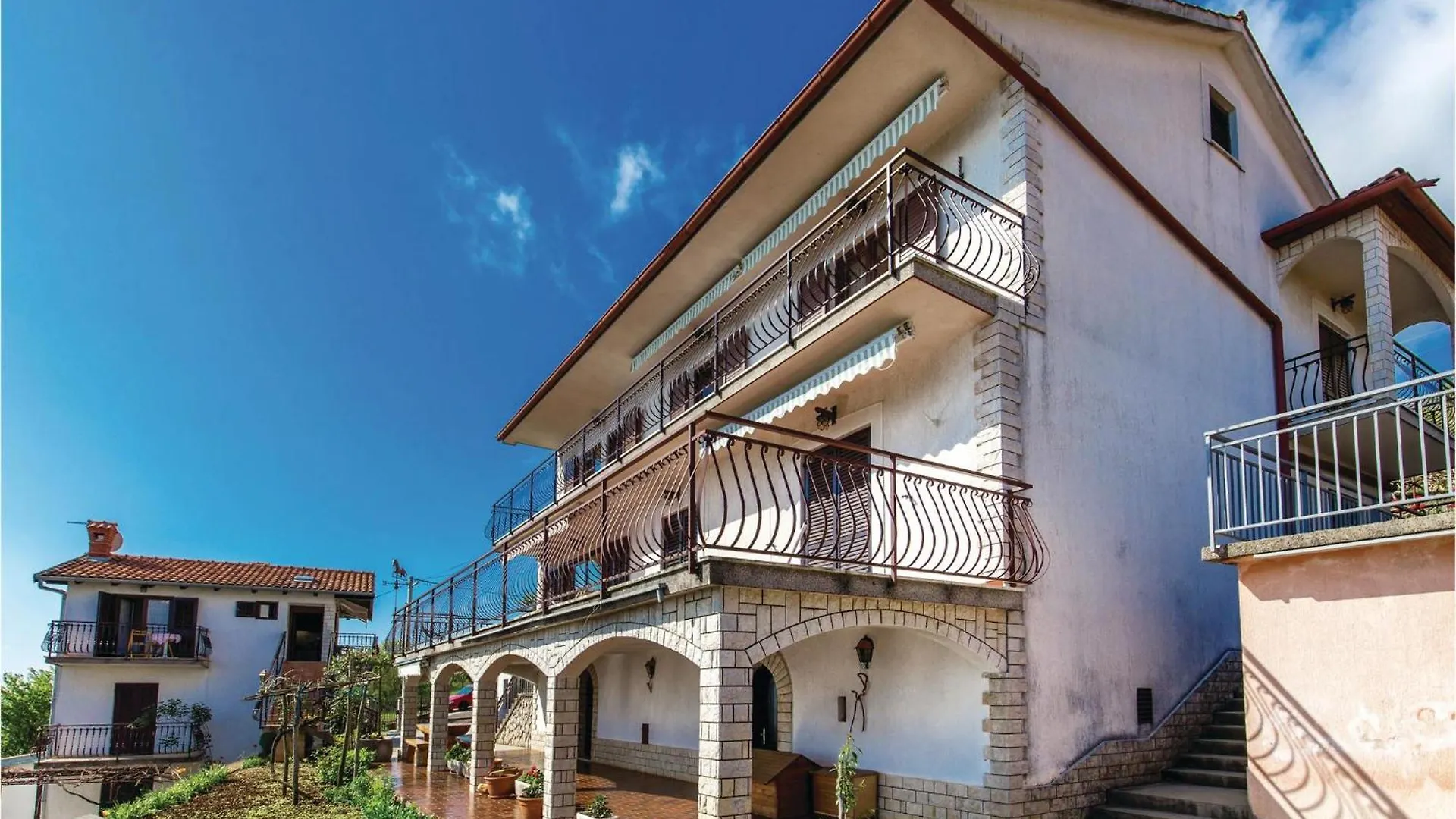 2 Bedroom Lovely Apartment In Lovran