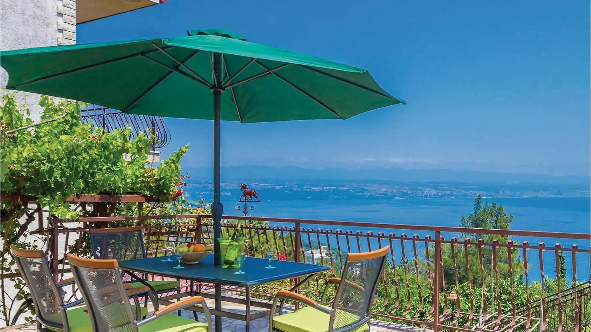 2 Bedroom Lovely Apartment In Lovran