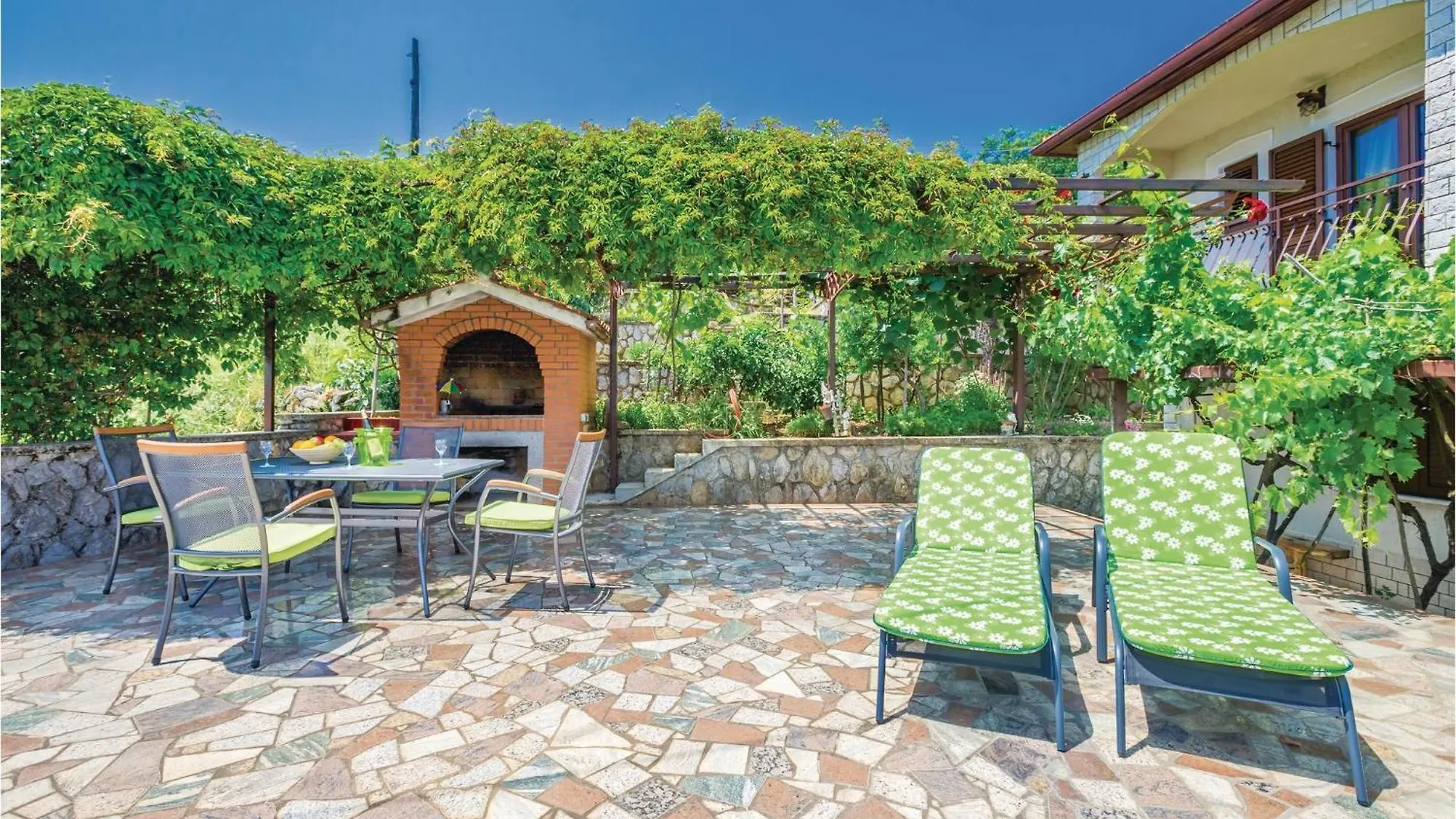 2 Bedroom Lovely Apartment In Lovran